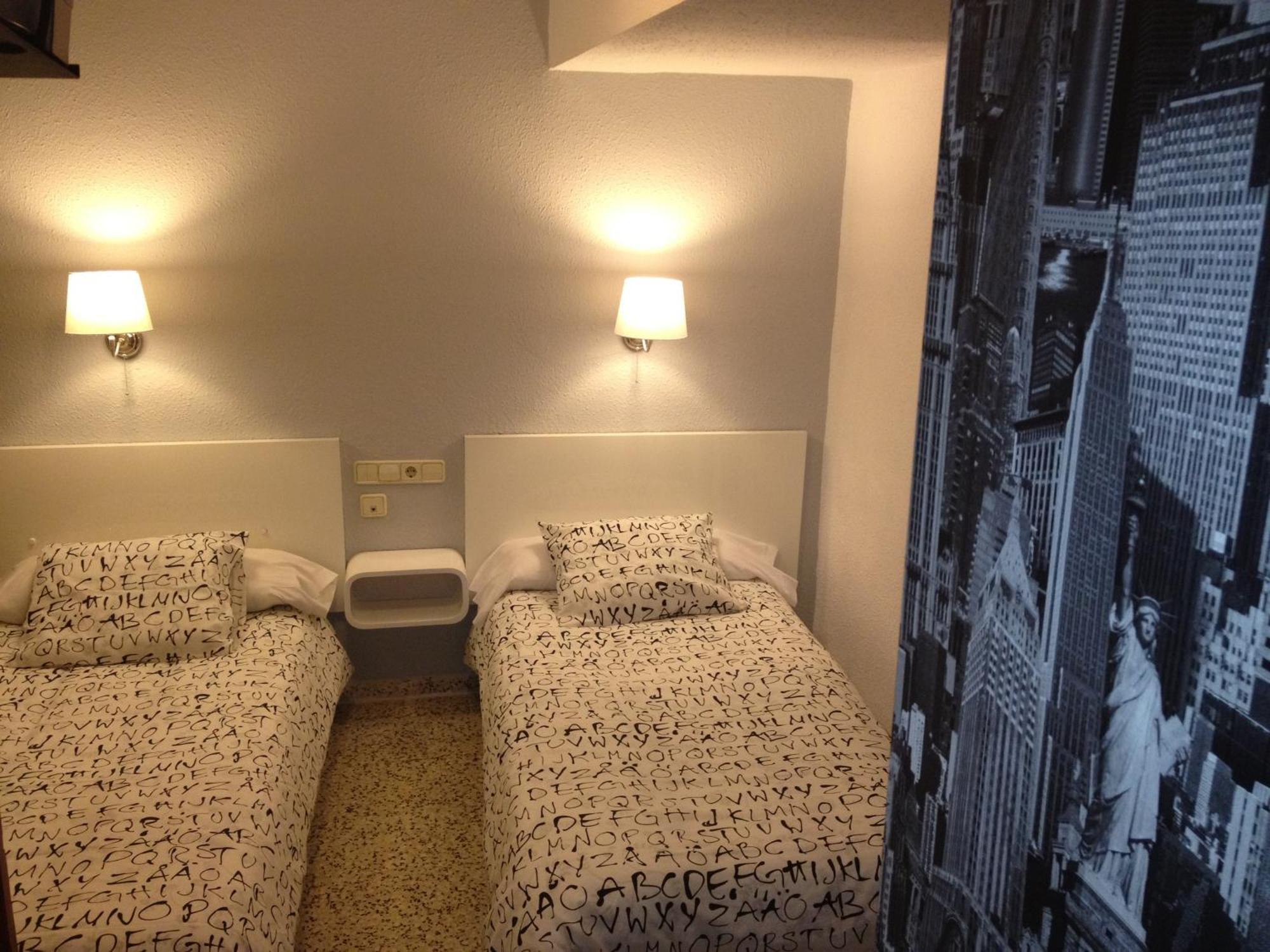 Hostal On Dormire Valence Extérieur photo