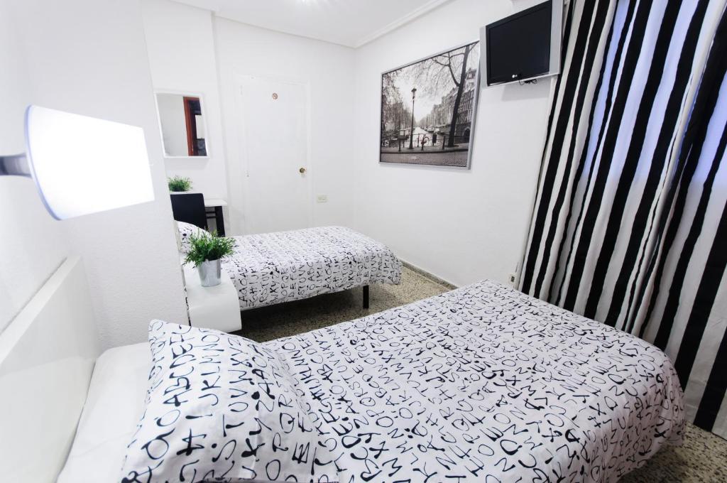 Hostal On Dormire Valence Extérieur photo